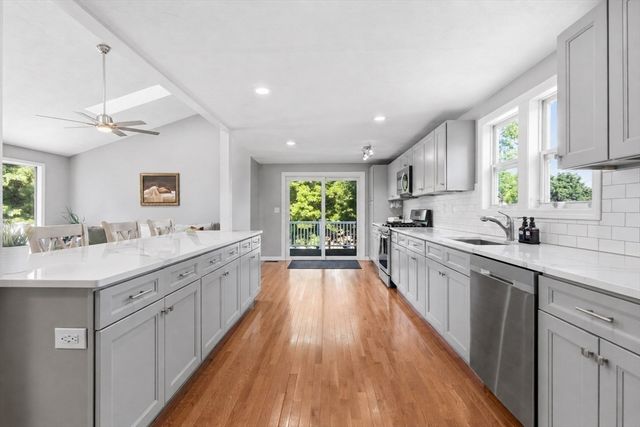 5 Bradford Terr, Saugus, MA 01906