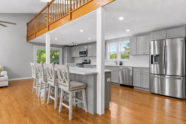 5 Bradford Terr, Saugus, MA 01906