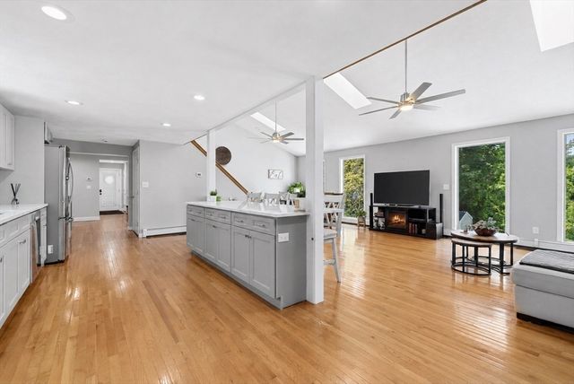 5 Bradford Terr, Saugus, MA 01906