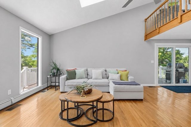 5 Bradford Terr, Saugus, MA 01906