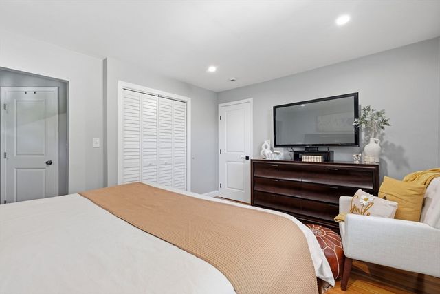 5 Bradford Terr, Saugus, MA 01906