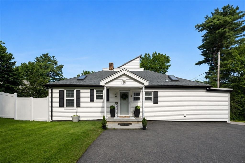 5 Bradford Terr, Saugus, MA 01906