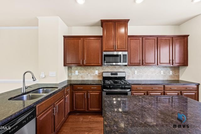 701 Edgewater Ridge Court, Apex, NC 27523