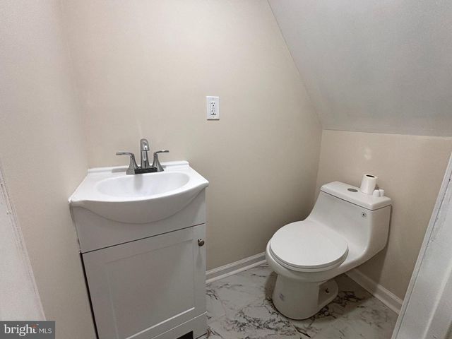 5650 WHITBY, Philadelphia, PA 19143