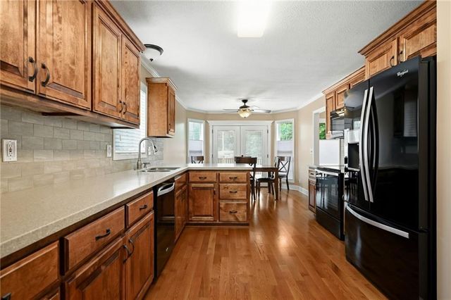 1021 SW 8TH Street, Lee's Summit, MO 64081