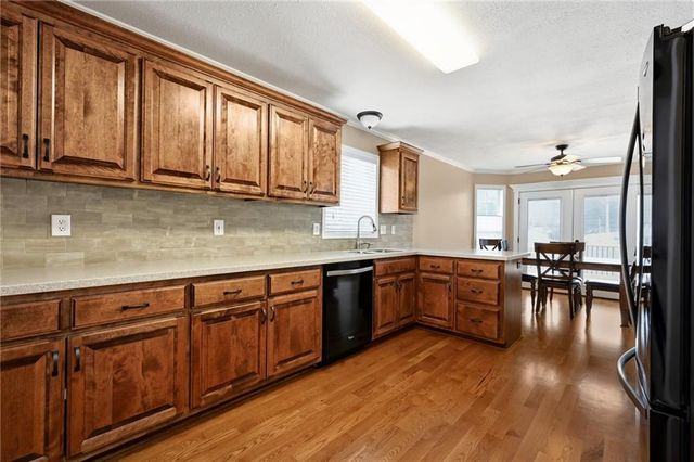 1021 SW 8TH Street, Lee's Summit, MO 64081