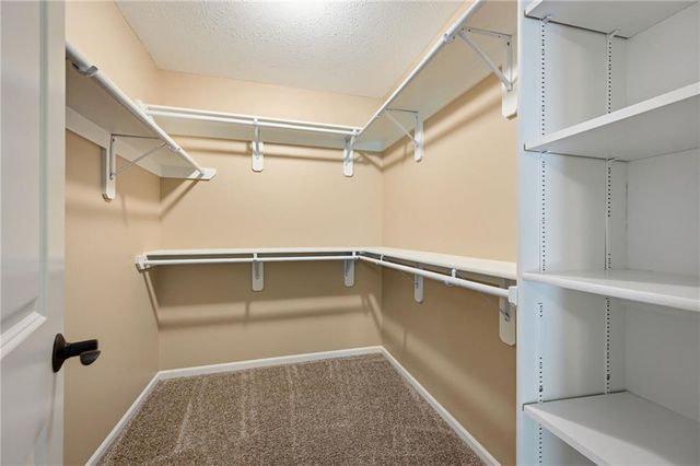 1021 SW 8TH Street, Lee's Summit, MO 64081
