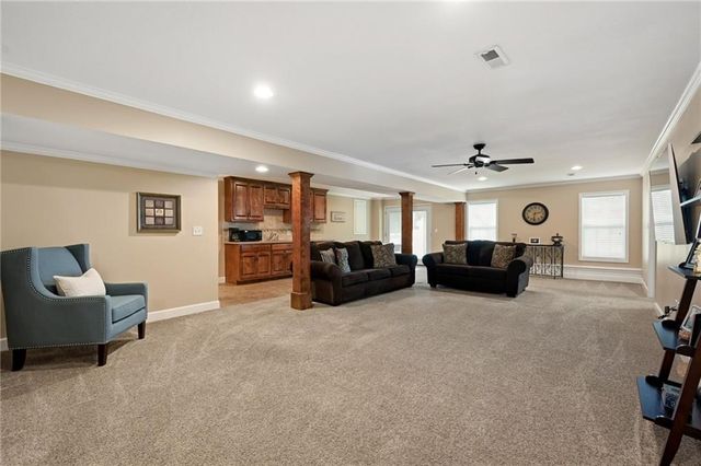 1021 SW 8TH Street, Lee's Summit, MO 64081