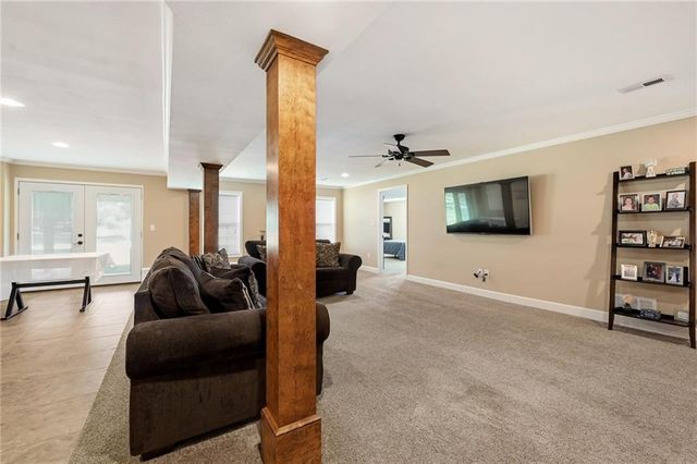 1021 SW 8TH Street, Lee's Summit, MO 64081