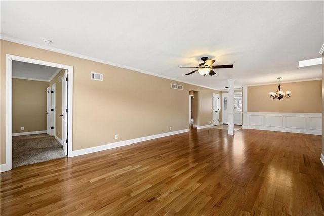 1021 SW 8TH Street, Lee's Summit, MO 64081