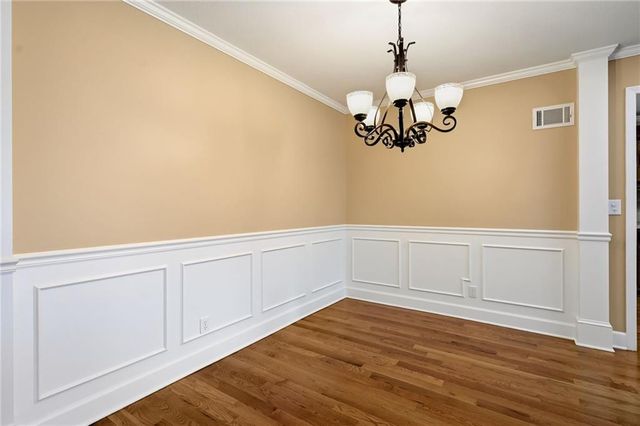 1021 SW 8TH Street, Lee's Summit, MO 64081