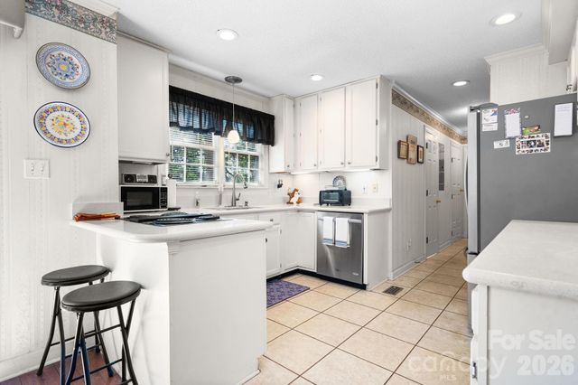 2036 Picnic Drive, Newton, NC 28658