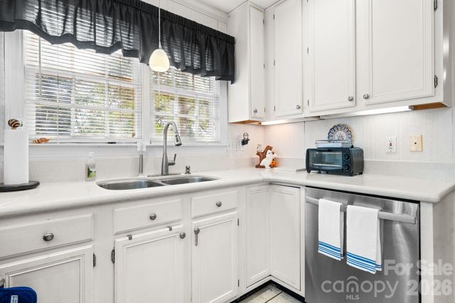 2036 Picnic Drive, Newton, NC 28658
