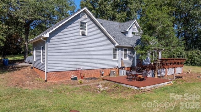 2036 Picnic Drive, Newton, NC 28658