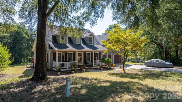 2036 Picnic Drive, Newton, NC 28658