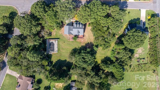 2036 Picnic Drive, Newton, NC 28658
