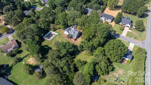 2036 Picnic Drive, Newton, NC 28658