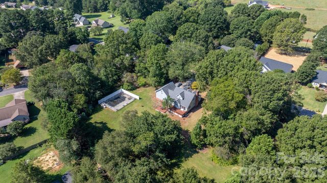 2036 Picnic Drive, Newton, NC 28658