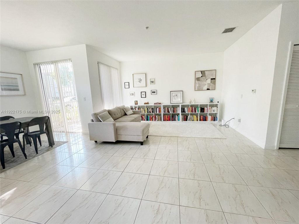 4331 SW 160th Ave 102, Miramar, FL 33027