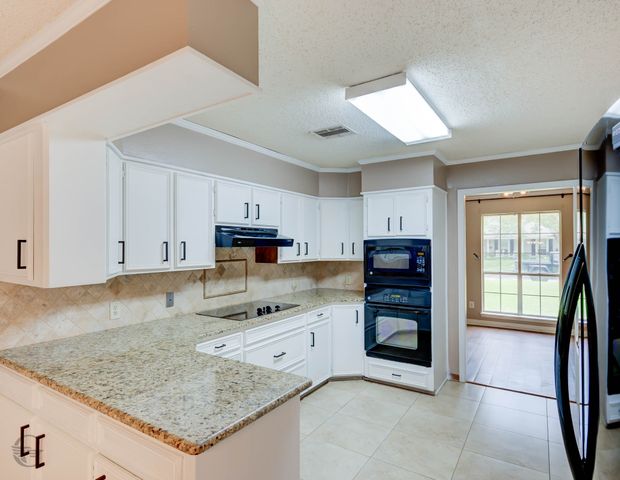 1911 Landau Lane, Bossier City, LA 71111