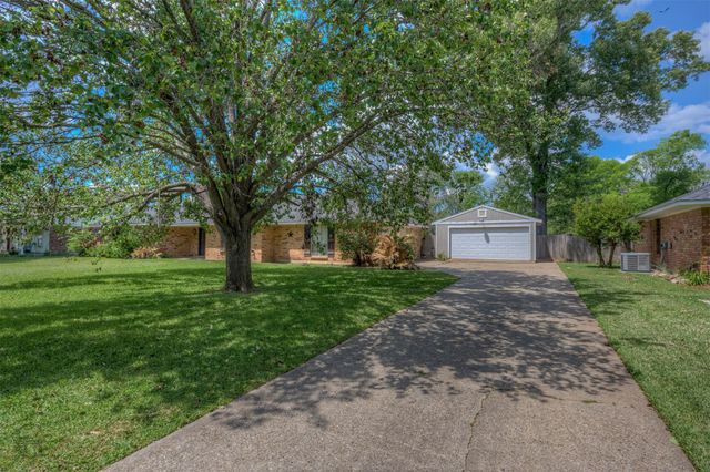 1911 Landau Lane, Bossier City, LA 71111