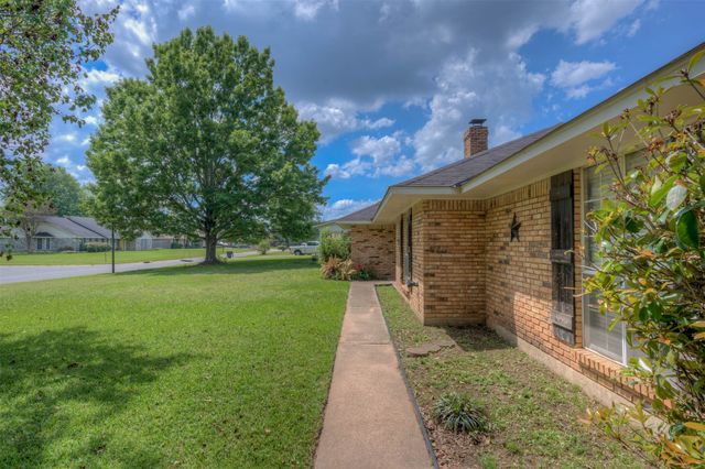 1911 Landau Lane, Bossier City, LA 71111