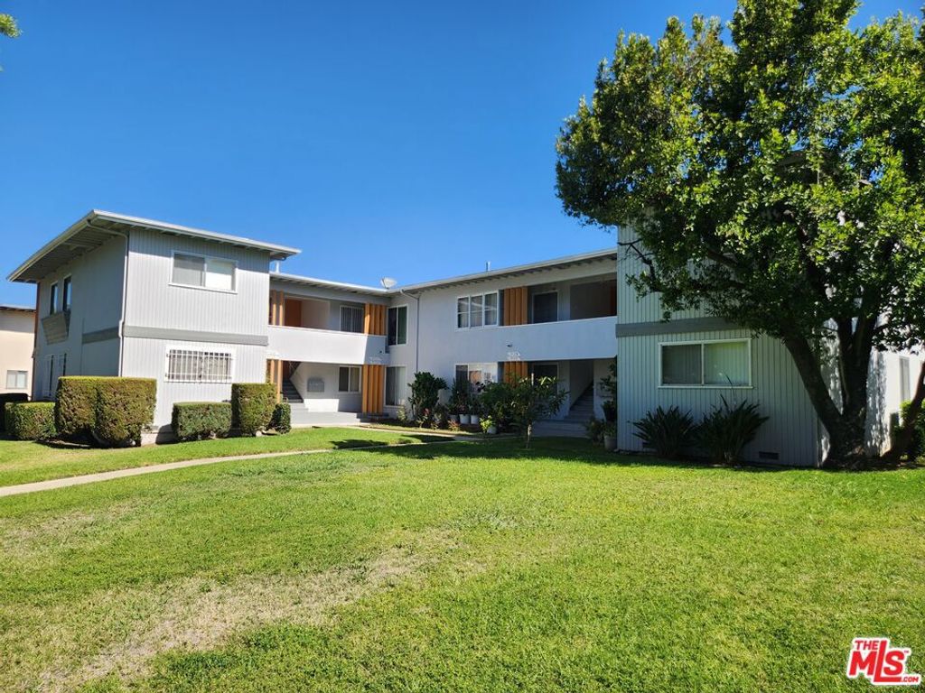 Image 1 of property listing at 5727 Clemson Street, Los Angeles, CA 90016