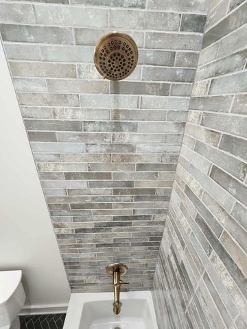 6321 S Eberhart Avenue 2, Chicago, IL 60637