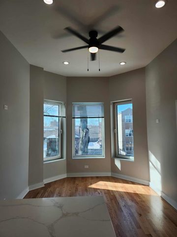 6321 S Eberhart Avenue 2, Chicago, IL 60637