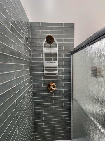 6321 S Eberhart Avenue 2, Chicago, IL 60637