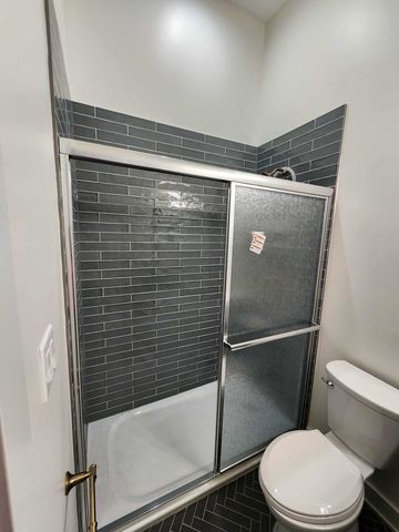 6321 S Eberhart Avenue 2, Chicago, IL 60637