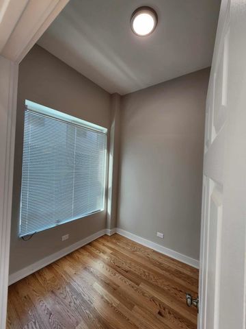 6321 S Eberhart Avenue 2, Chicago, IL 60637