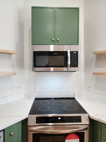 6321 S Eberhart Avenue 2, Chicago, IL 60637