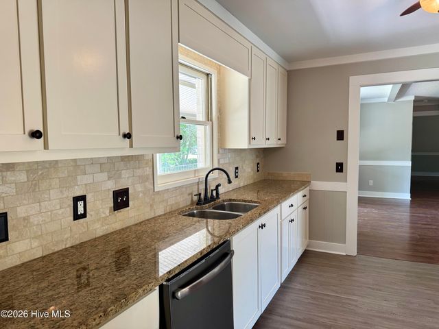 102 Squire Drive, Winterville, NC 28590