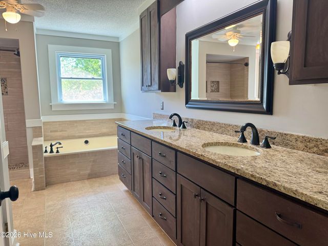 102 Squire Drive, Winterville, NC 28590