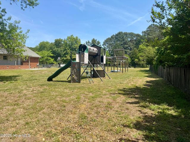 102 Squire Drive, Winterville, NC 28590