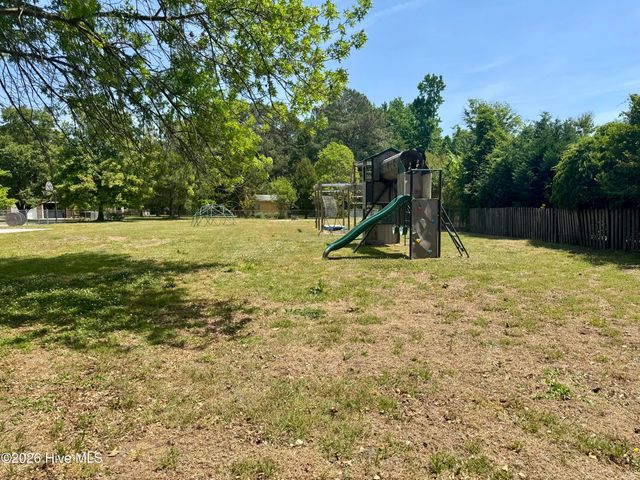 102 Squire Drive, Winterville, NC 28590
