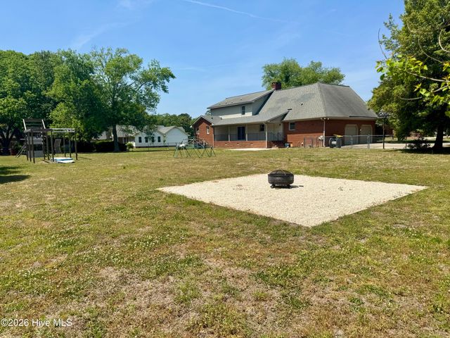 102 Squire Drive, Winterville, NC 28590