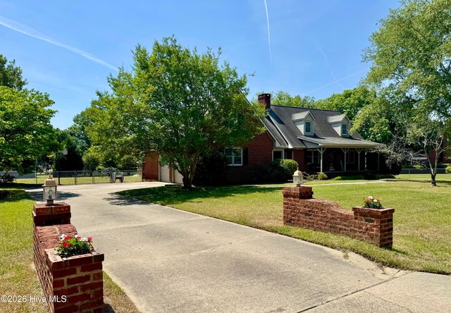 102 Squire Drive, Winterville, NC 28590