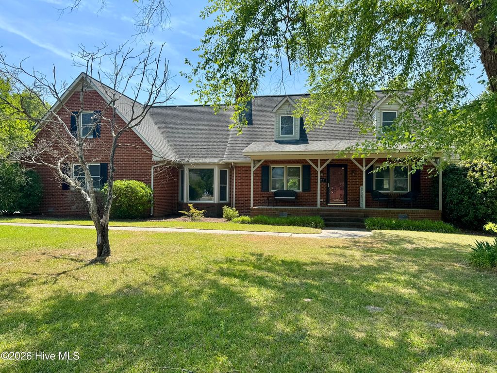 102 Squire Drive, Winterville, NC 28590