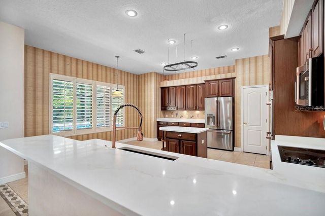 9211 SHADOW PINAR COURT, Orlando, FL 32825