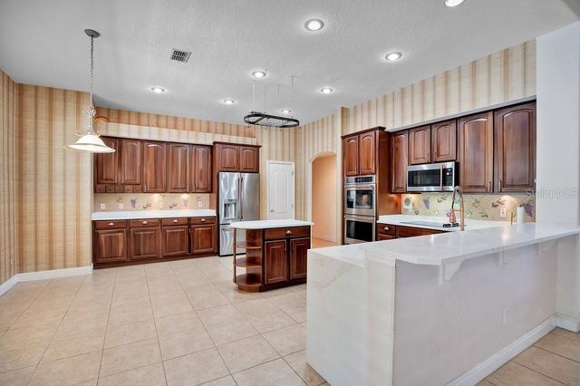 9211 SHADOW PINAR COURT, Orlando, FL 32825