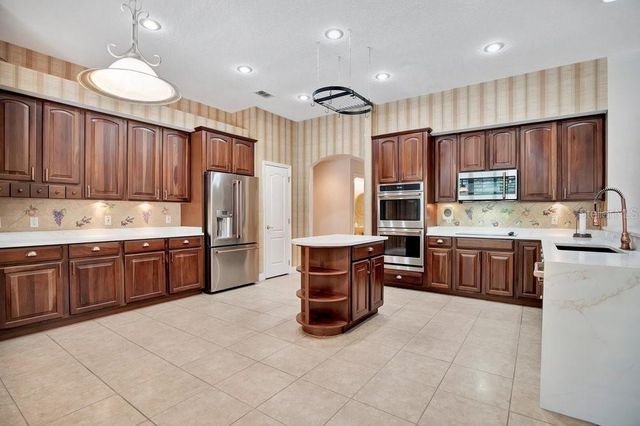 9211 SHADOW PINAR COURT, Orlando, FL 32825