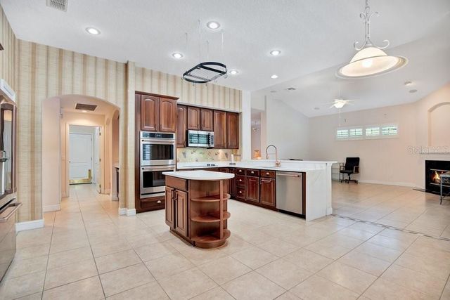 9211 SHADOW PINAR COURT, Orlando, FL 32825