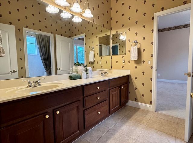 9211 SHADOW PINAR COURT, Orlando, FL 32825