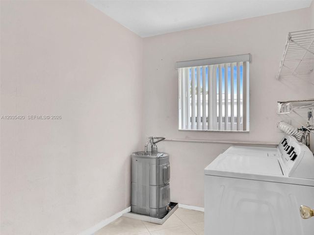 8511 NW 59th Ct, Tamarac, FL 33321
