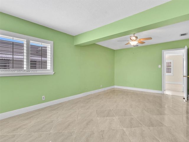 8511 NW 59th Ct, Tamarac, FL 33321