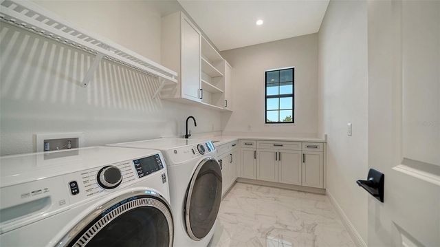 9410 BLUEFIN TERRACE, Bradenton, FL 34209