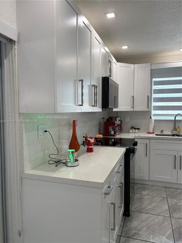 734 E 39th St, Hialeah, FL 33013