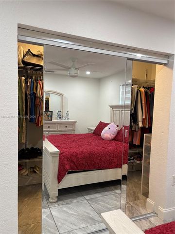 734 E 39th St, Hialeah, FL 33013